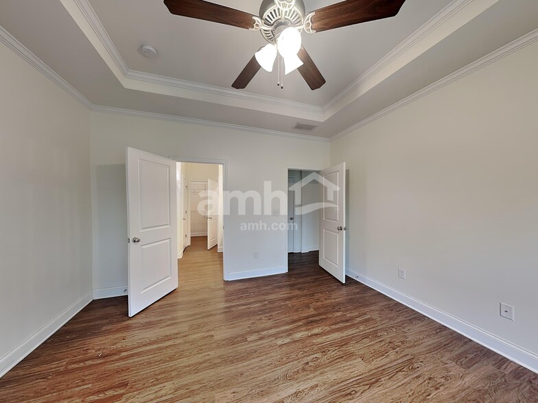 Building Photo - 2452 Napa Valley Dr