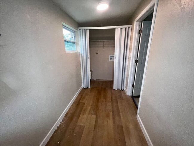 Building Photo - Remodeled 4 Bedroom 2 Bath Home Minutes from Sanford international Airport!