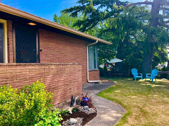 Building Photo - 7900 Beacon Ave S