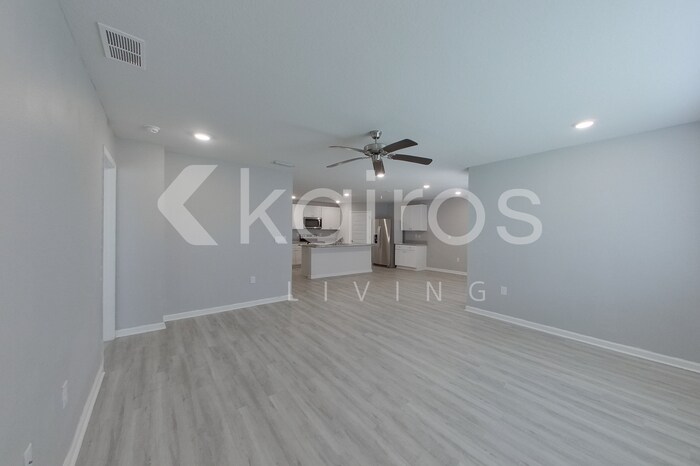 Building Photo - 316 Monarch Ln