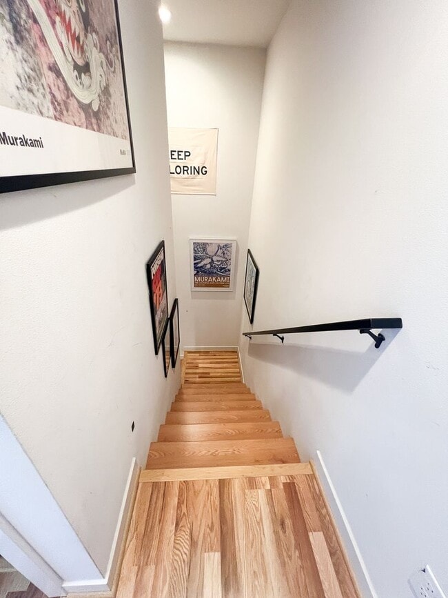 Building Photo - 3bd/2ba Seattle Townhome