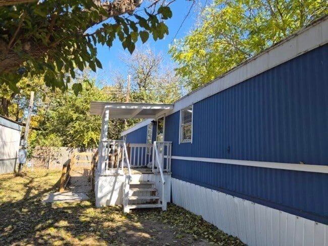 Building Photo - 507 1/2 Tidal St