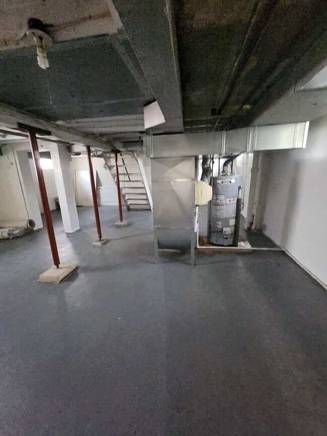 Building Photo - 97 E Emerling Ave