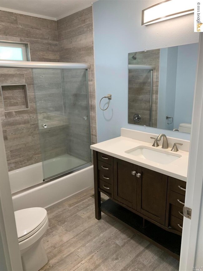 Building Photo - 1801 Sereno Dr