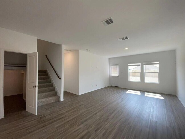Building Photo - 1209 Rio Frio Ln