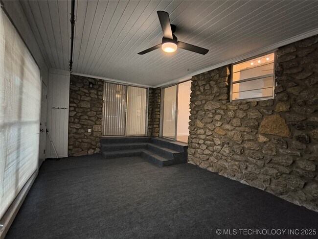 Building Photo - 16012 S Elwood Ave