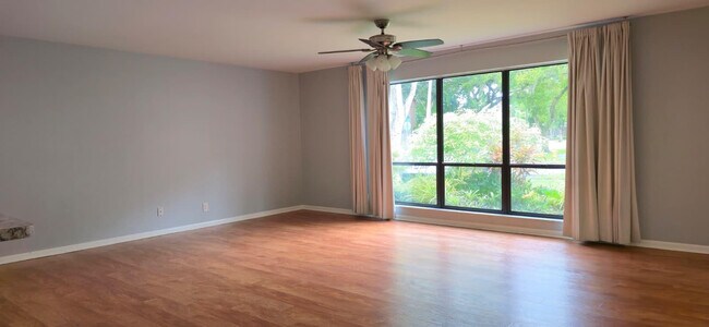 Building Photo - 10188 SW 53rd Ct