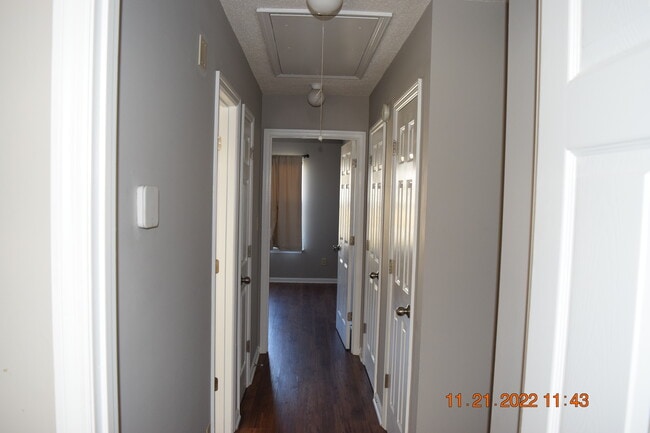 Building Photo - 1606 Dorchester Dr