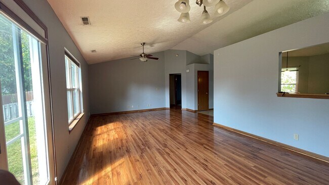 Building Photo - 2417 Depauw Dr