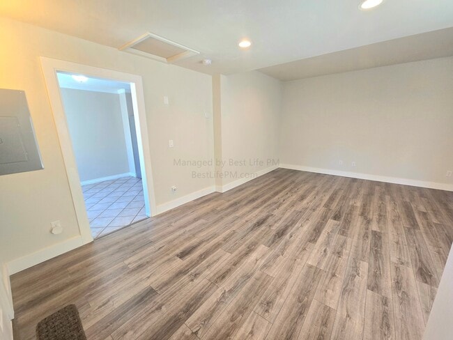 Building Photo - 114 SE 218th Ave
