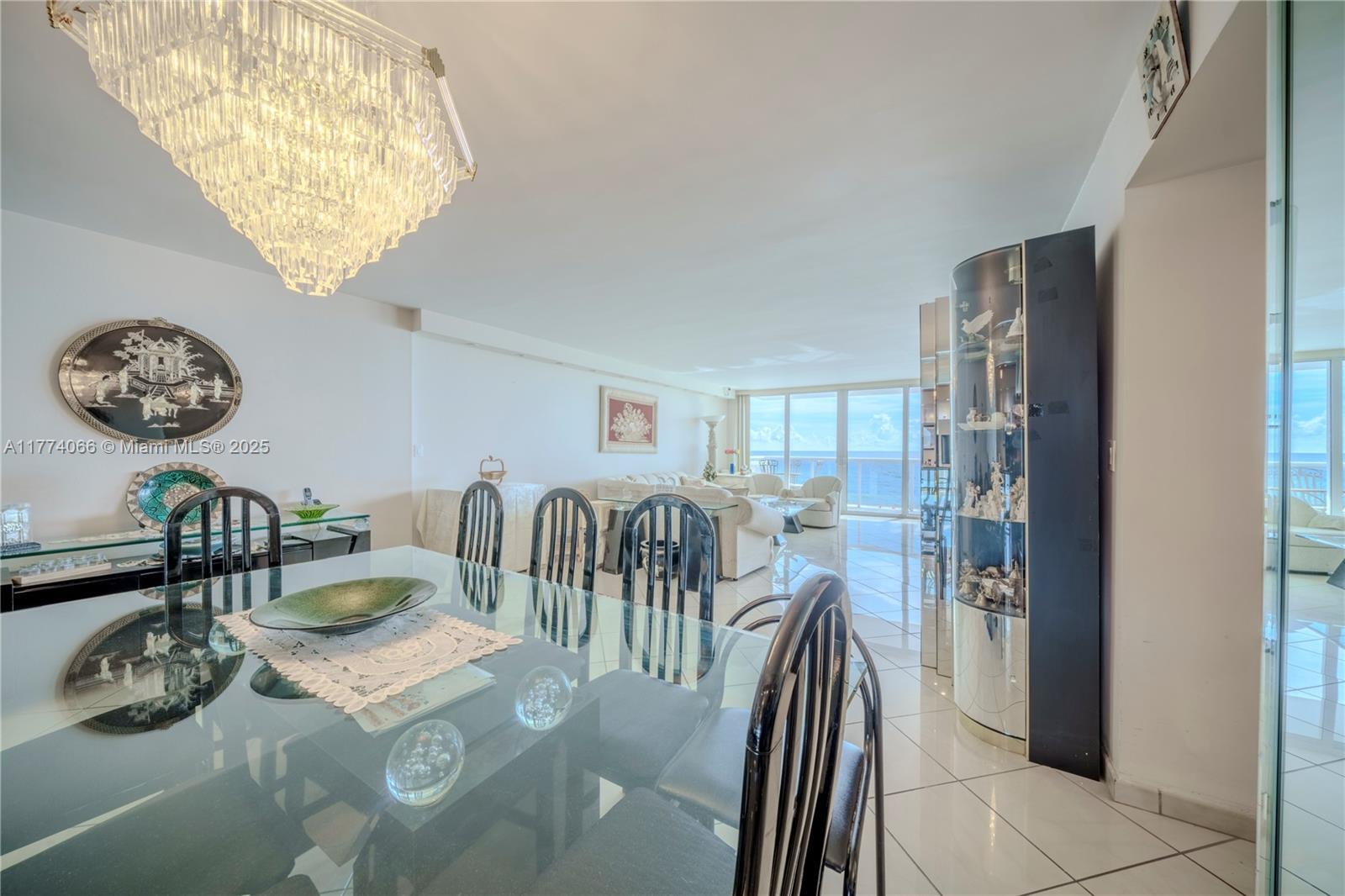 Building Photo - 3140 S Ocean Dr