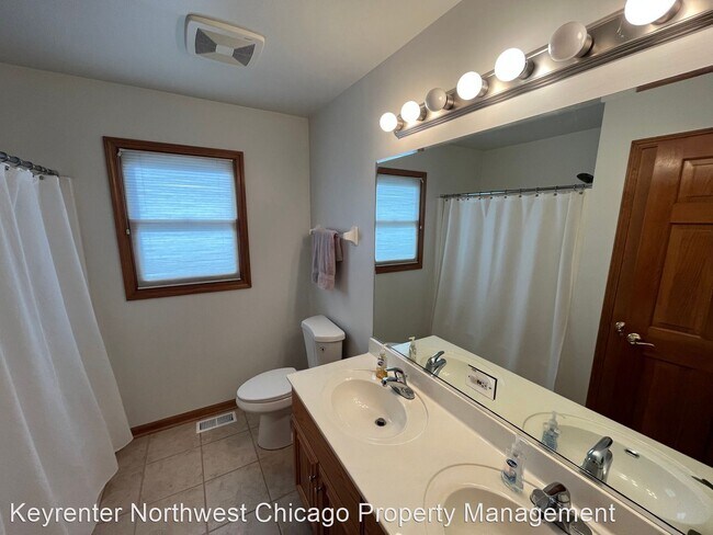 Building Photo - 5 br, 3.5 bath House - 7 W Sandstone Ct