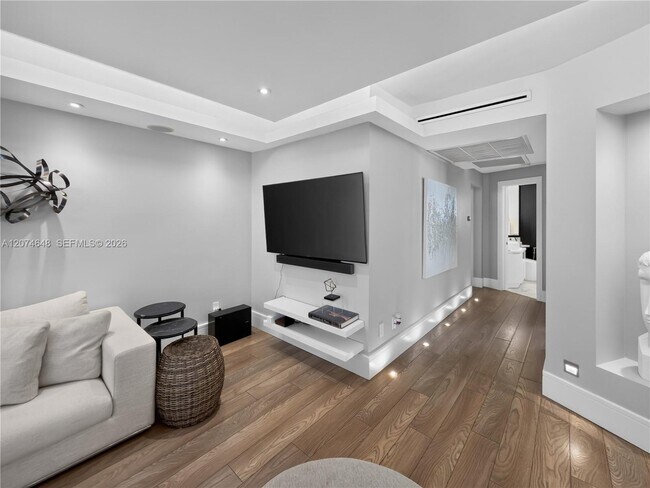 Building Photo - 10190 Collins Ave