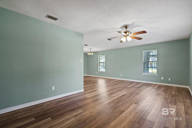 Building Photo - 10510 Gayfer Rd Ext