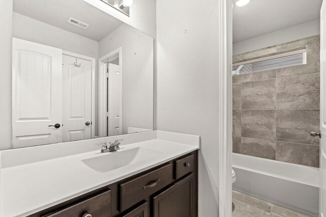 Building Photo - 3506 Lake Bella Megan Dr