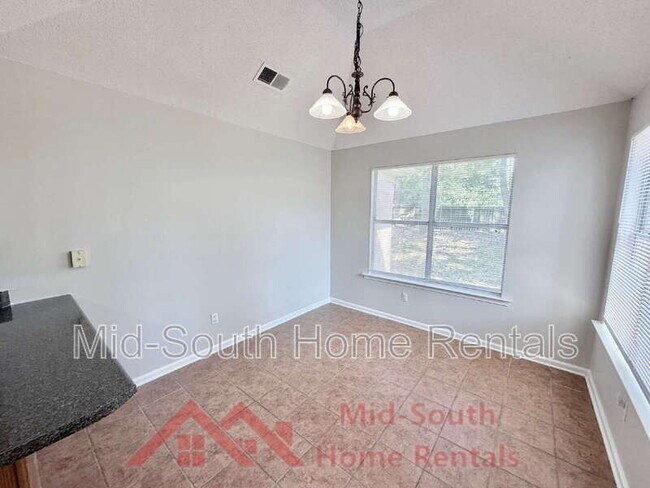 Building Photo - 11236 Wolf Woods Dr