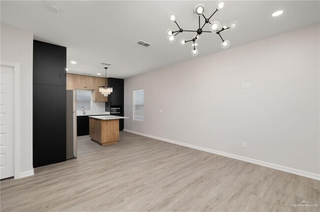 Building Photo - 20 Larkspur Ave