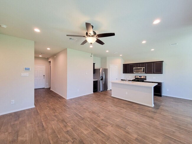 Building Photo - The price is right and the location is even better! Take a look TODAY at this like-new, 3/2, open...