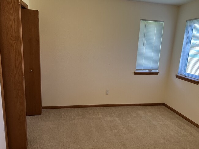 Building Photo - 1105 Heritage Ct