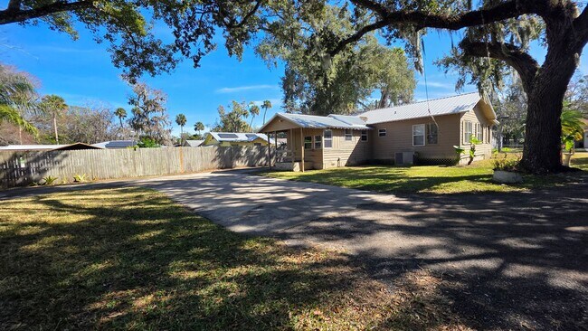 Building Photo - 2 Bedroom 1 Bath Single Family Home