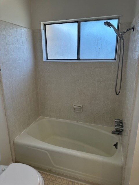 Building Photo - East Modesto Country Living, 3 Bedrooms 2 Bathrooms