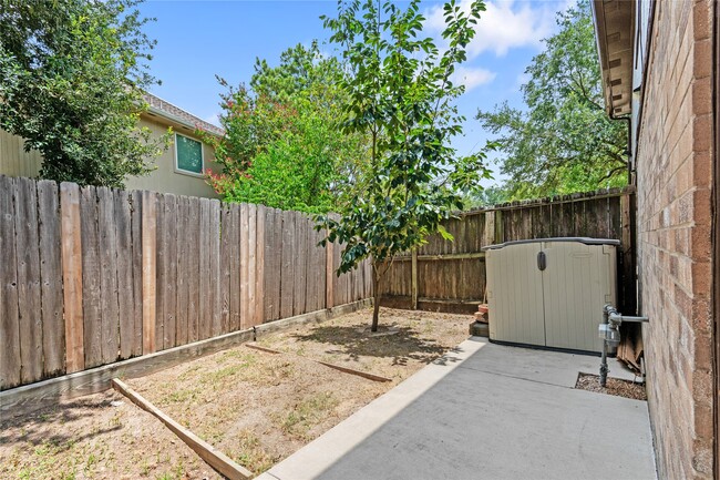Building Photo - 11410 Meadowchase Dr