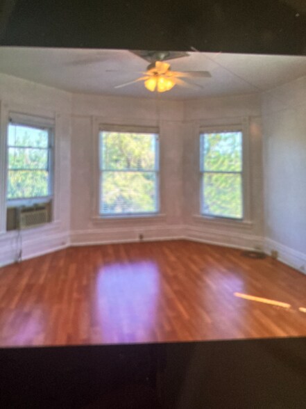Building Photo - 190 Lubeck Rd