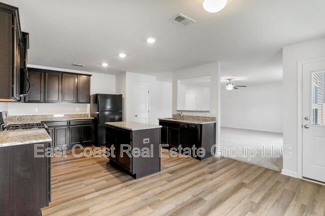 Building Photo - 87 Eakins Ln