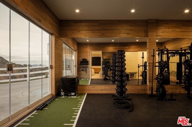 Building Photo - 265 Westlake Blvd