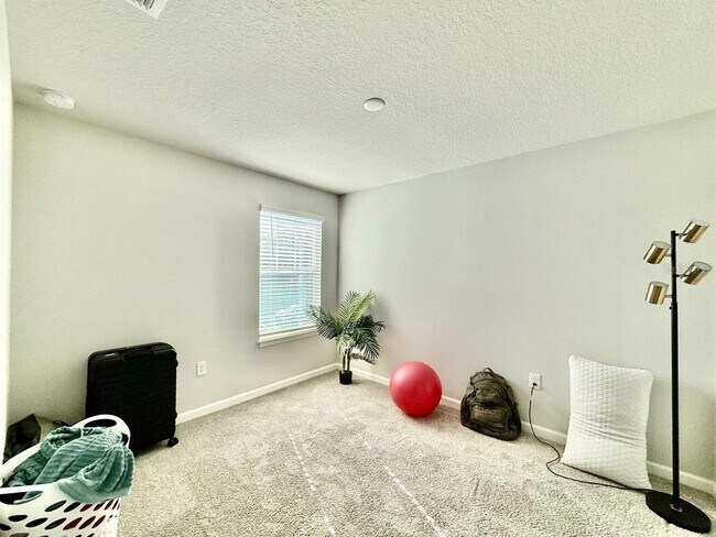 Building Photo - 8319 Wildflower Glen Ave