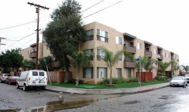 Primary Photo - Hartland Apartments