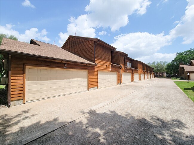 Building Photo - 3020 Windchase Blvd