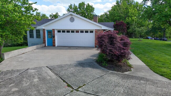 Building Photo - 1022 Queen Ann Dr