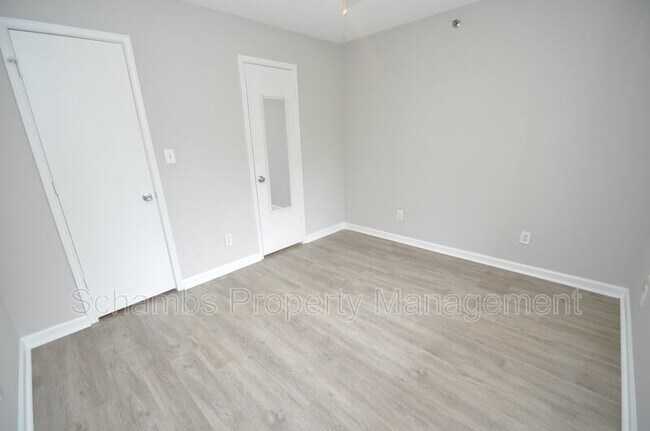 Building Photo - 1500 Graduate Ln