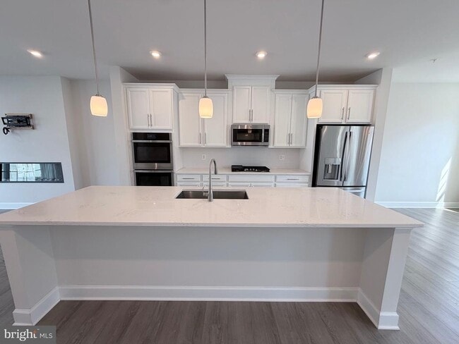 Building Photo - 10825 Foxtrot Cir