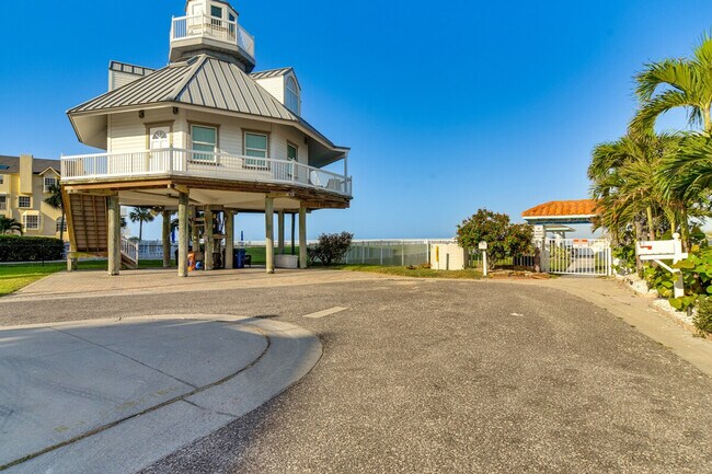 Building Photo - 634 180th Ave W