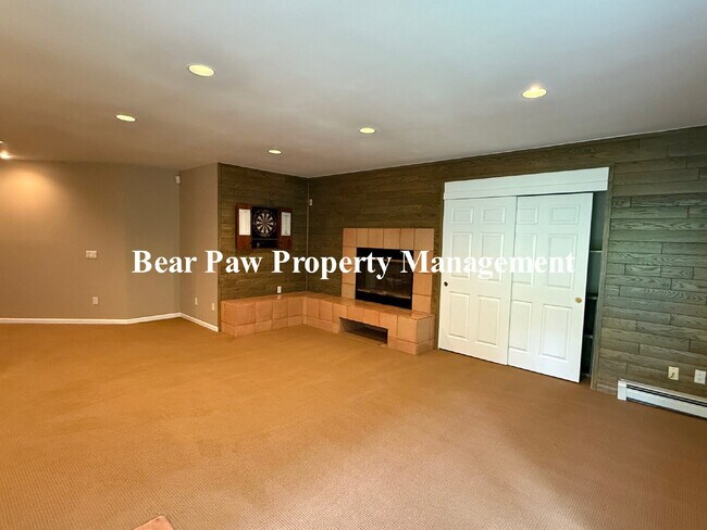 Building Photo - Beautiful Home in Riva Chase!