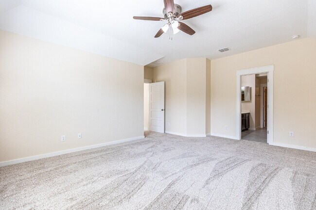 Building Photo - 142 Destiny Dr