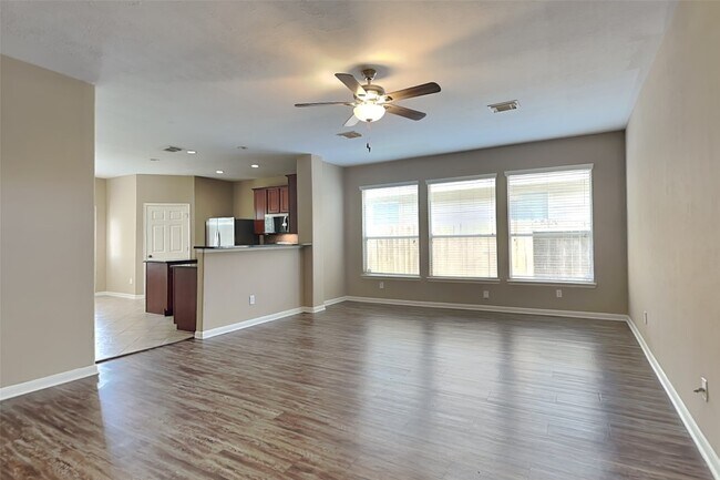 Building Photo - 7418 Jacobs Well Dr