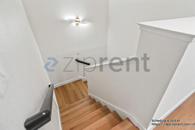 Building Photo - 1260 Sierra Village Pl