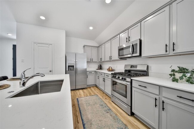 Building Photo - 15415 Surrey Pines Ln