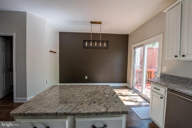 Building Photo - 45713 Paddington Station Terrace