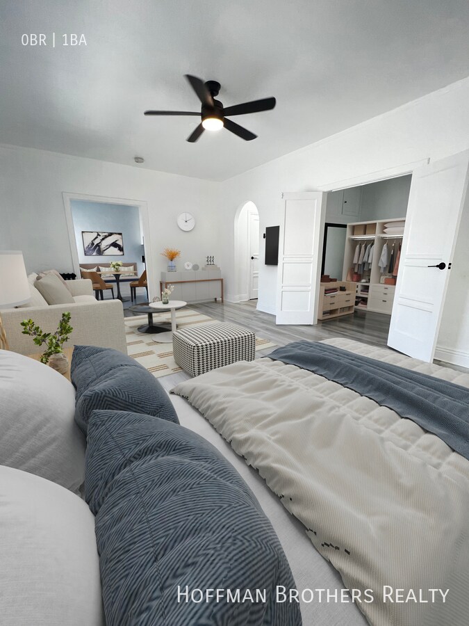 Building Photo - 511 Serrano Ave