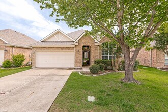 Building Photo - Beautiful home located in McKinney's Heights at Westridge!