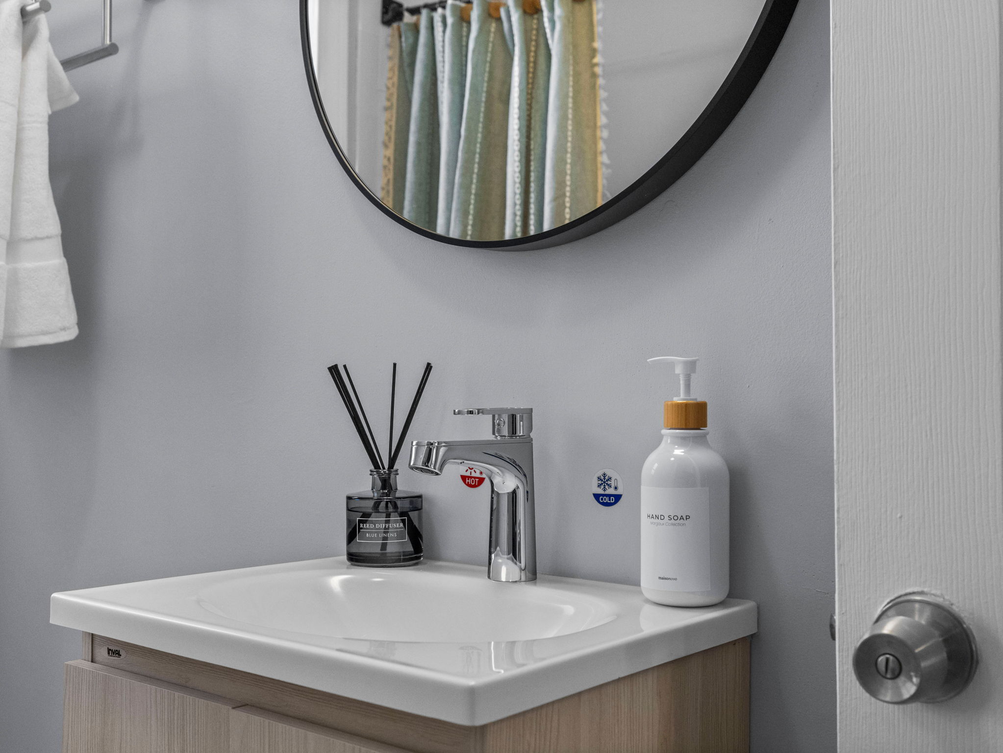 Building Photo - 168 School St