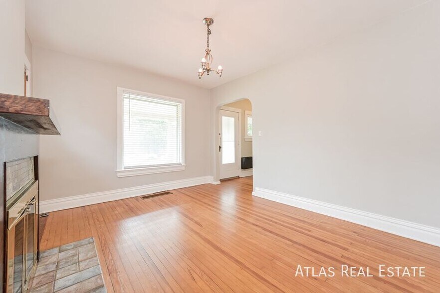 Building Photo - 3041 W 29th Ave
