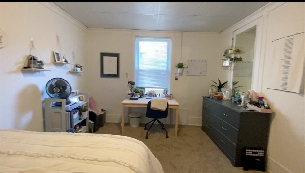 Building Photo - 218 N Craig St