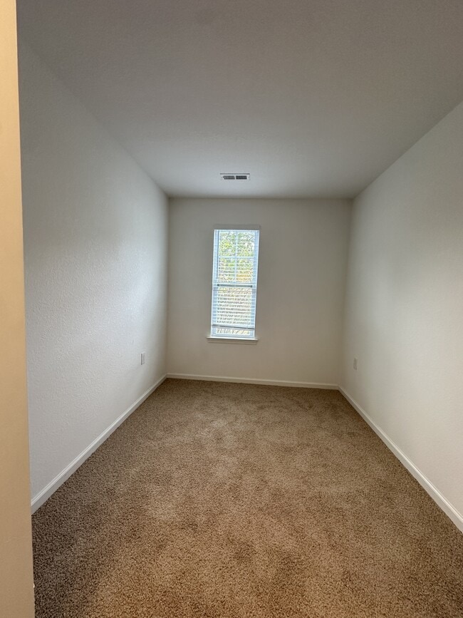 Building Photo - 2802 Rowling Wy