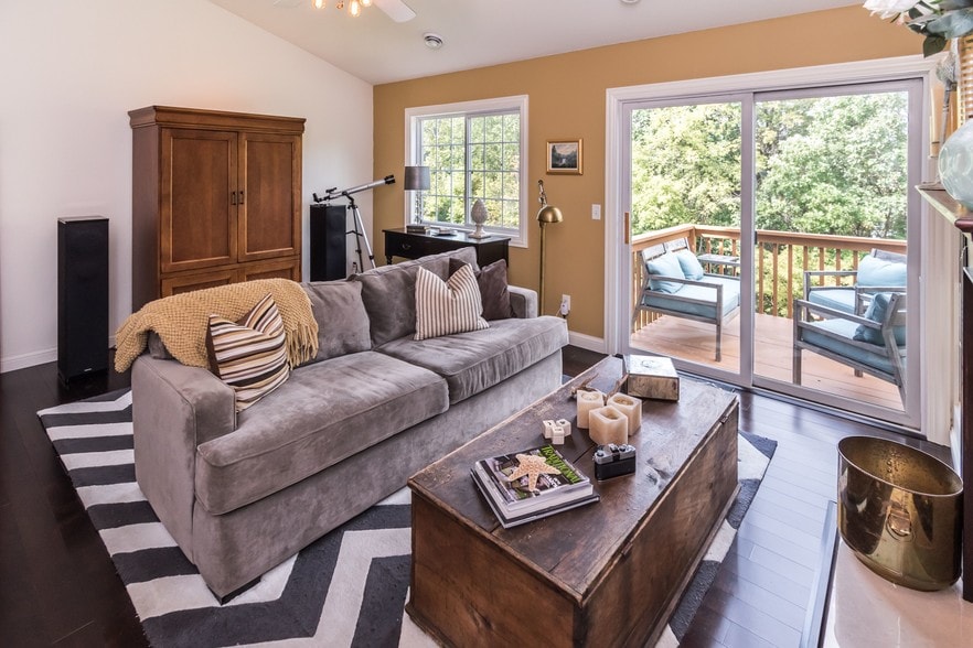 Living room that leads to a lovely deck and private views. - 1102 Bergmann Dr