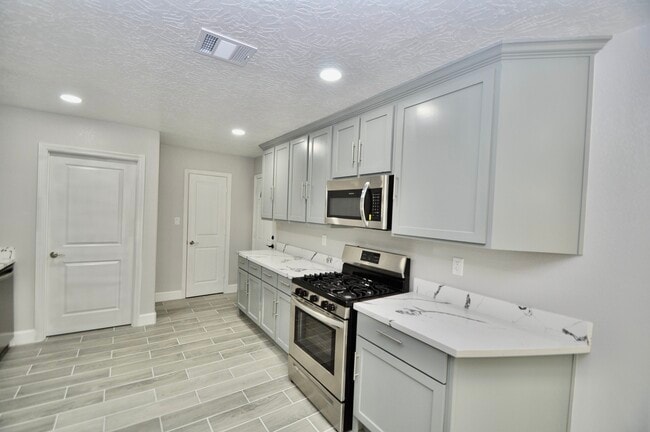 Building Photo - 734 Hambrick Ct